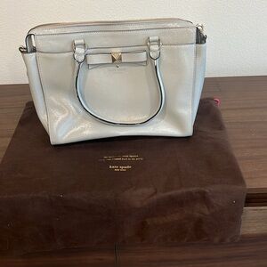 BRAND NEW Kate Spade Beacon Court Jeanne Patent Leather Satchel, Light Smoke
